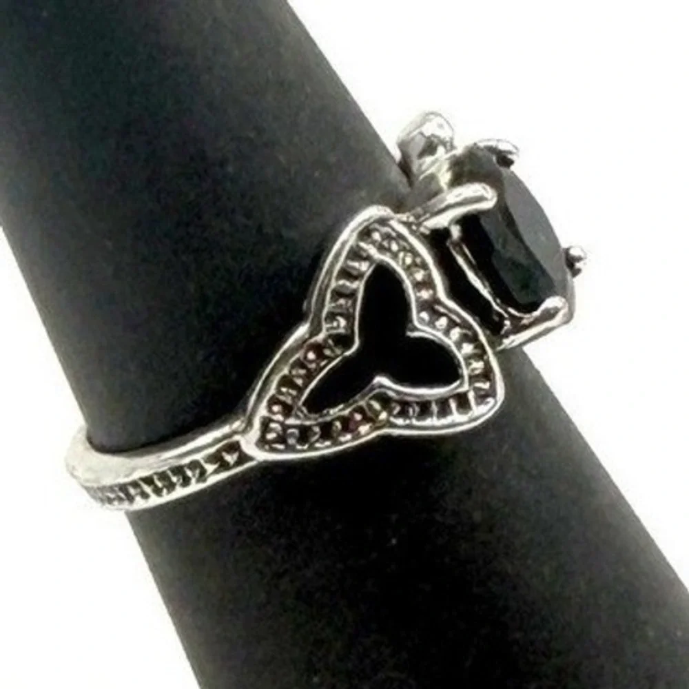Silver Black Stone Ring Size 6 Statement‎ Gothic Chic NWT